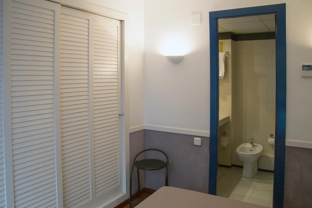 Apartamentos Descartes Barcelona Exterior foto